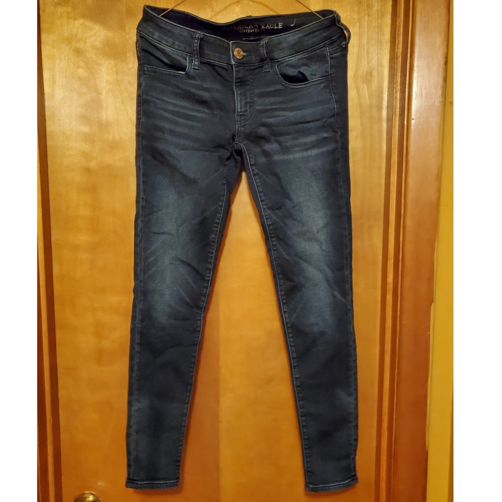 AMERICAN EAGLE SKINNY JEANS